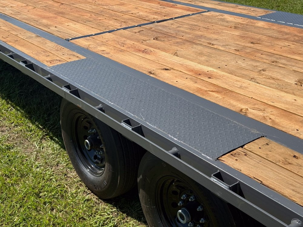 40-foot gooseneck trailer ready for flatbed freight hauling
